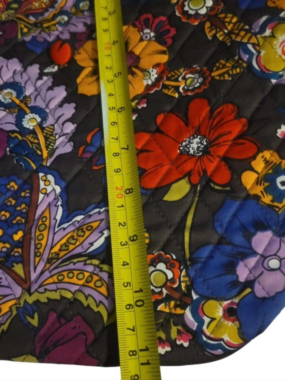 ☆NWT Vera Bradley Slouchy Silhouette Shoulder Bucket Bag Detail Colorful Bouquet